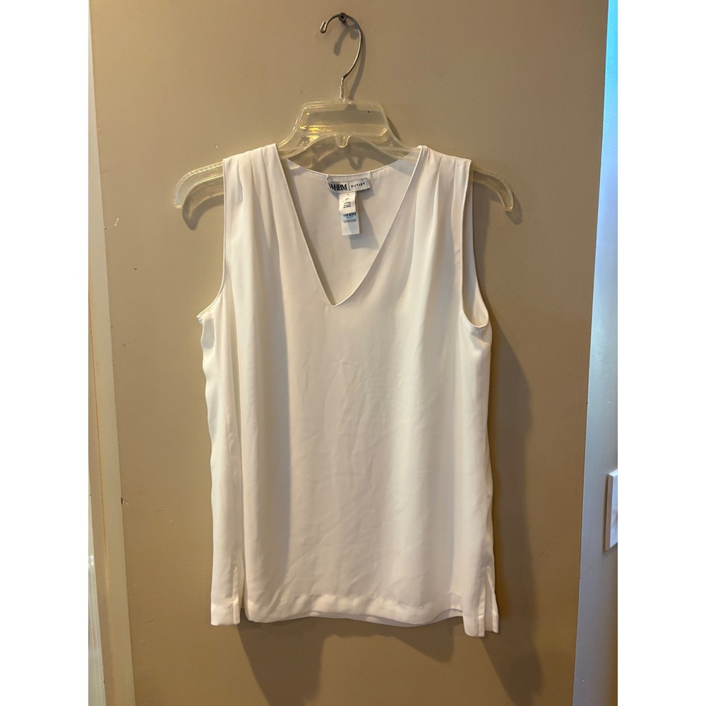 NWOT White House Black Market Outlet White Sleeveless V-Neck Blouse size XS